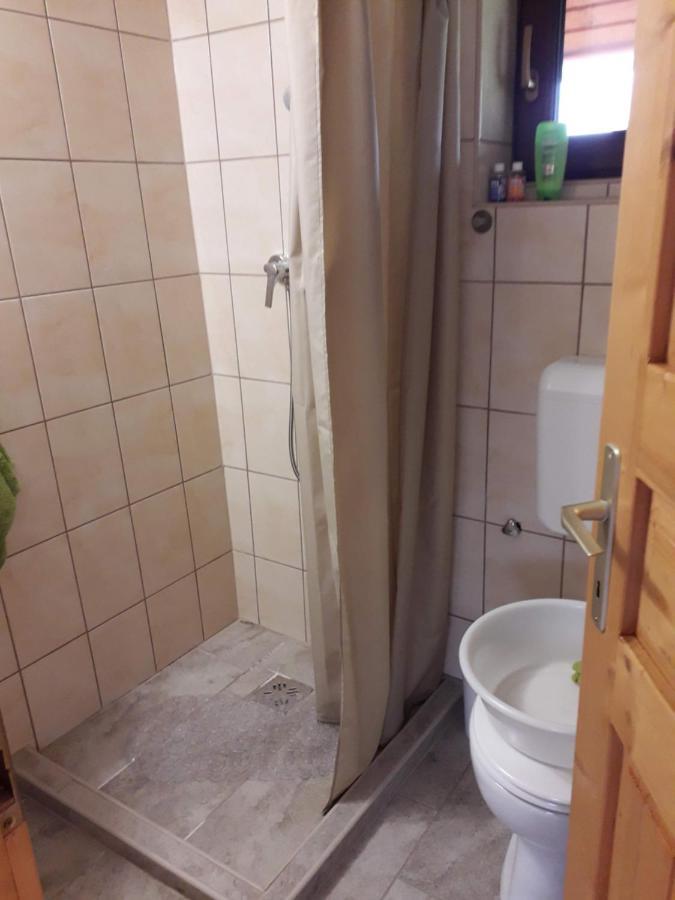 Matyas Apartman Tard ภายนอก รูปภาพ